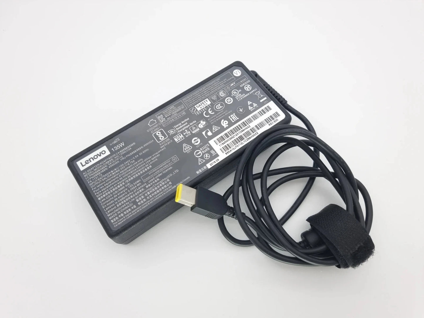 Lenovo 135W Netzteil – Original – Slim Tip (gelber Stecker)