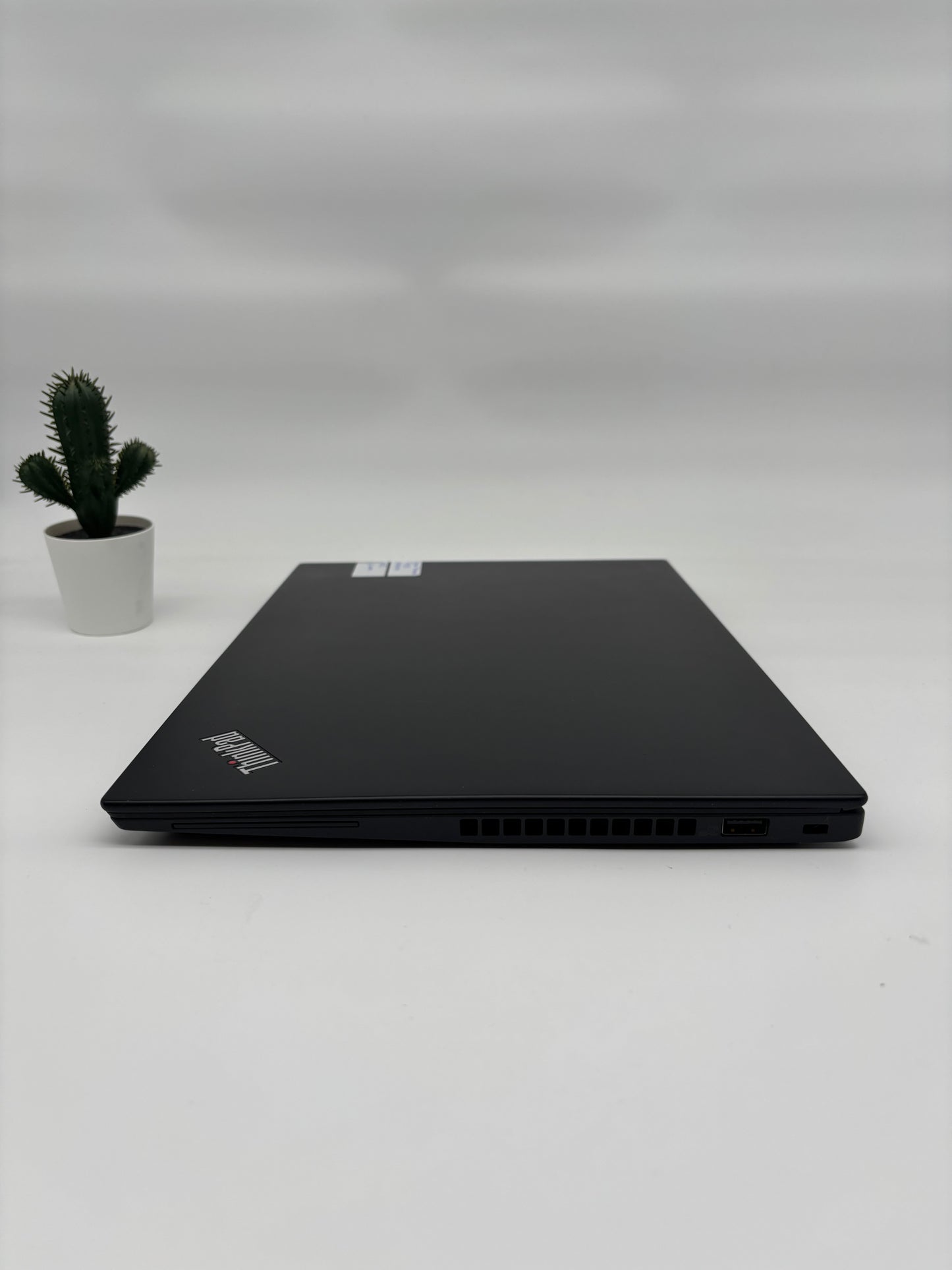 Lenovo ThinkPad T495s | Ryzen 5 Pro 3500U | 16GB RAM | 256GB SSD | Vega 8